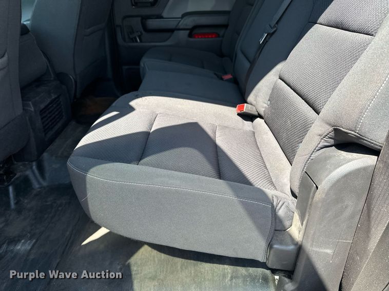 image for item DF8622 2022 Chevrolet 5500 flatbed truck