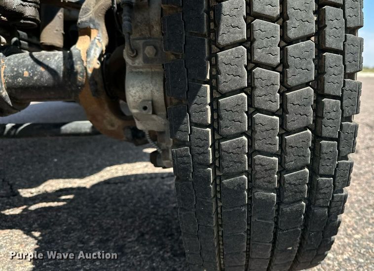 image for item DF8622 2022 Chevrolet 5500 flatbed truck