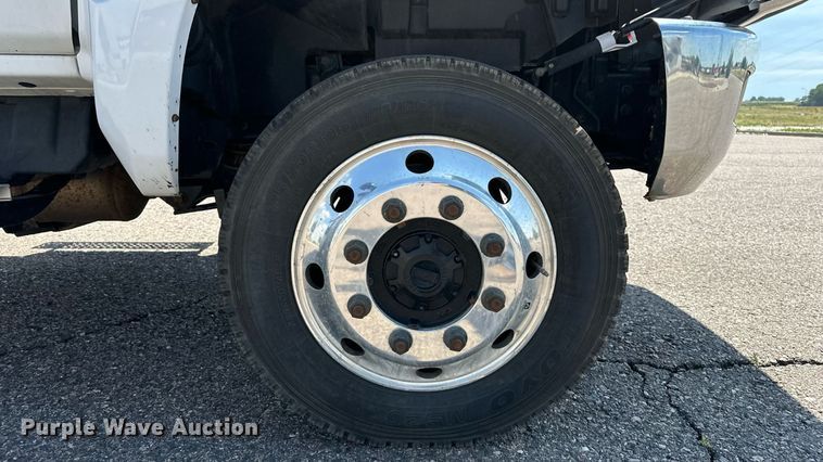 image for item DF8622 2022 Chevrolet 5500 flatbed truck