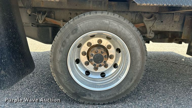 image for item DF8622 2022 Chevrolet 5500 flatbed truck