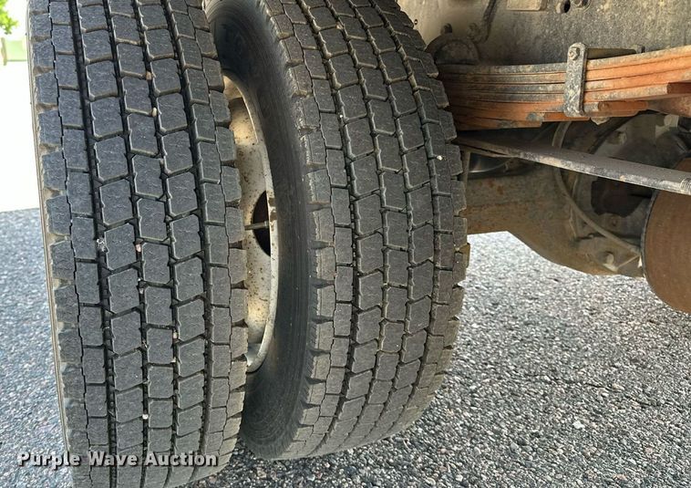 image for item DF8622 2022 Chevrolet 5500 flatbed truck