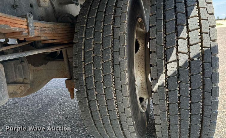 image for item DF8622 2022 Chevrolet 5500 flatbed truck