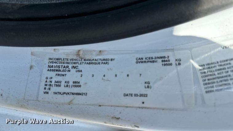 image for item DF8622 2022 Chevrolet 5500 flatbed truck