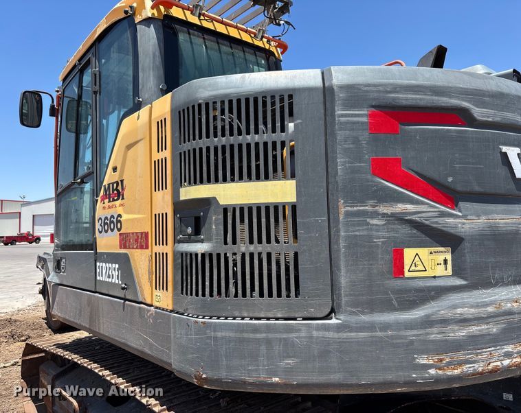 image for item DH8654 2016 Volvo ECR235EL excavator