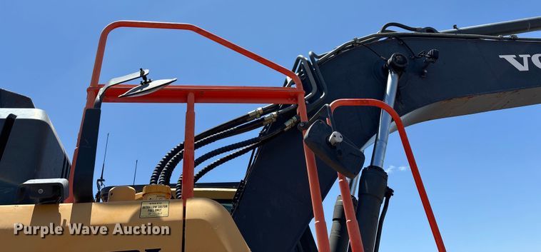 image for item DH8654 2016 Volvo ECR235EL excavator