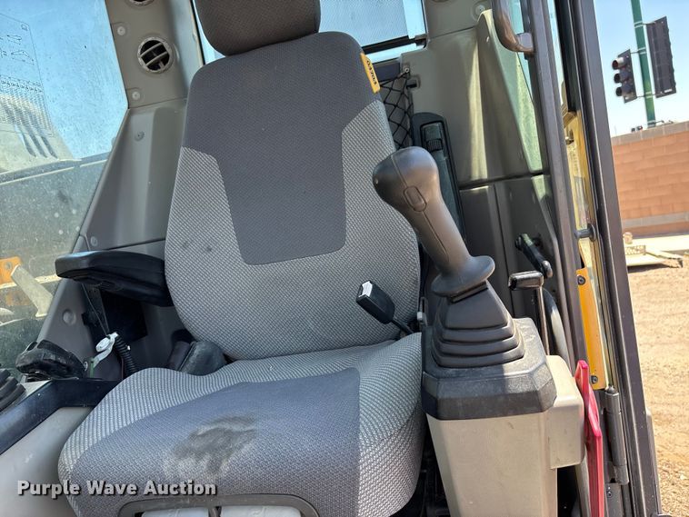 image for item DH8654 2016 Volvo ECR235EL excavator