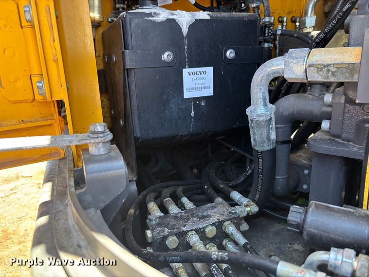 image for item DH8654 2016 Volvo ECR235EL excavator