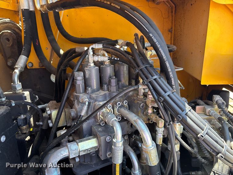 image for item DH8654 2016 Volvo ECR235EL excavator