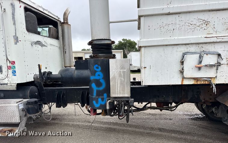 image for item DJ9655 2003 International 5600 vacuum truck