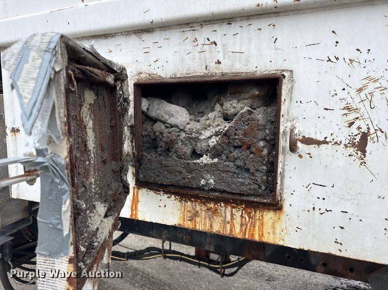 image for item DJ9655 2003 International 5600 vacuum truck