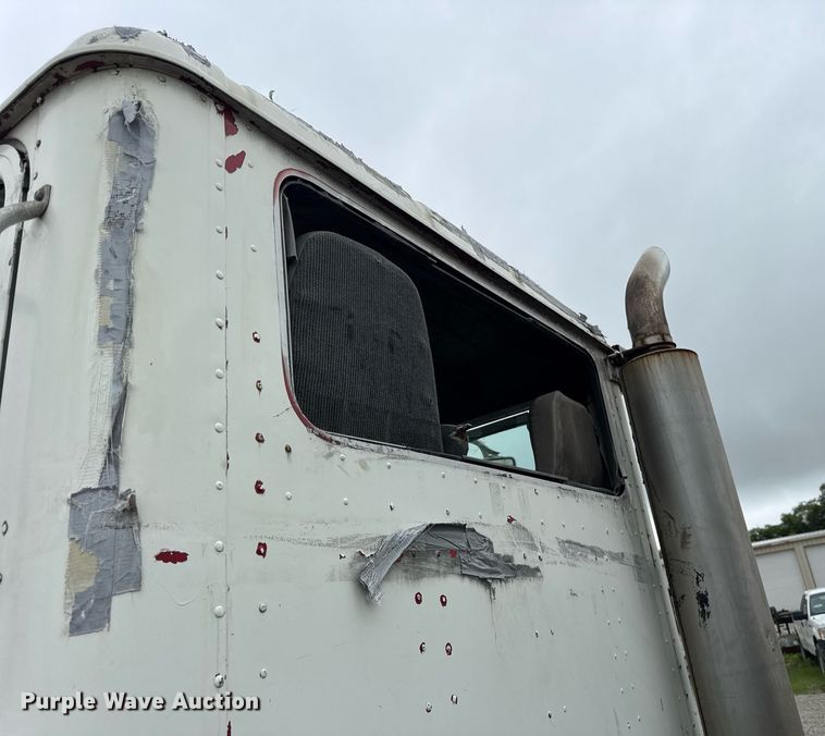 image for item DJ9655 2003 International 5600 vacuum truck