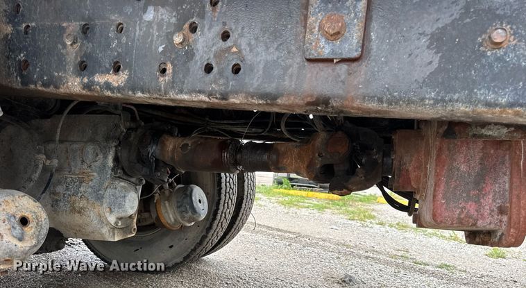 image for item DJ9655 2003 International 5600 vacuum truck