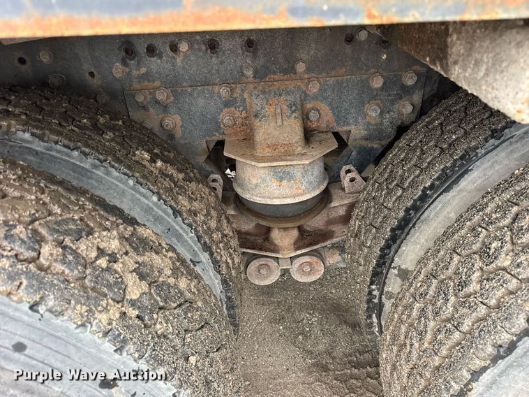 image for item DJ9655 2003 International 5600 vacuum truck