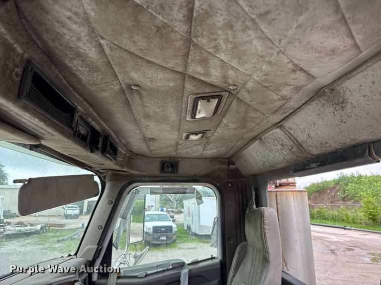 image for item DJ9655 2003 International 5600 vacuum truck