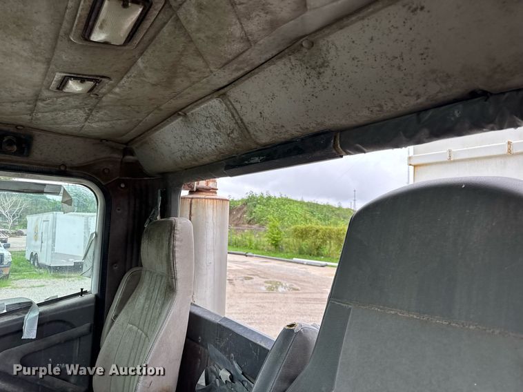 image for item DJ9655 2003 International 5600 vacuum truck