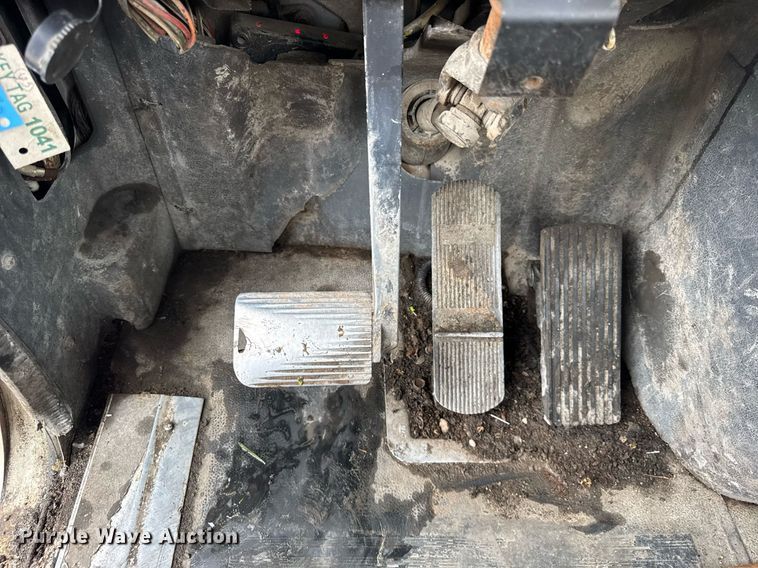 image for item DJ9655 2003 International 5600 vacuum truck