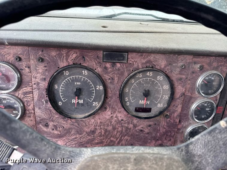 image for item DJ9655 2003 International 5600 vacuum truck