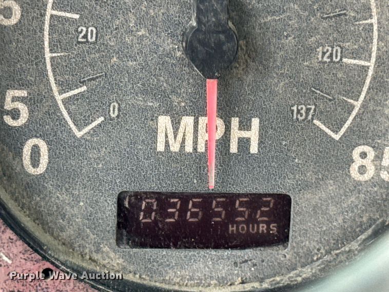 image for item DJ9655 2003 International 5600 vacuum truck