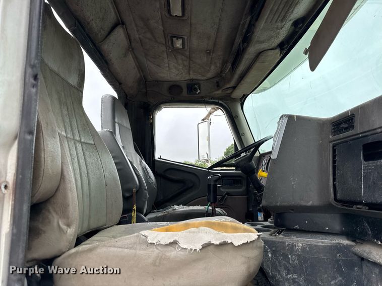 image for item DJ9655 2003 International 5600 vacuum truck