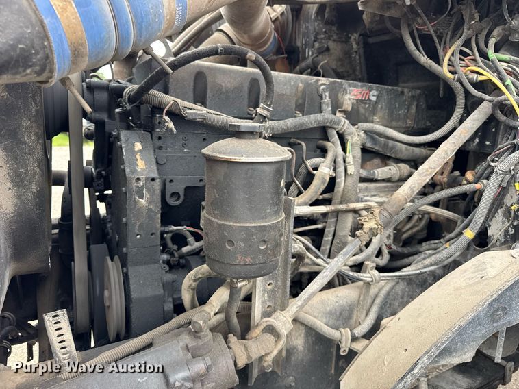 image for item DJ9655 2003 International 5600 vacuum truck