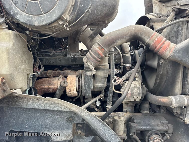 image for item DJ9655 2003 International 5600 vacuum truck