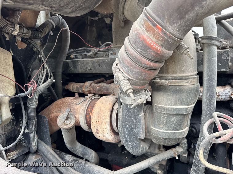 image for item DJ9655 2003 International 5600 vacuum truck