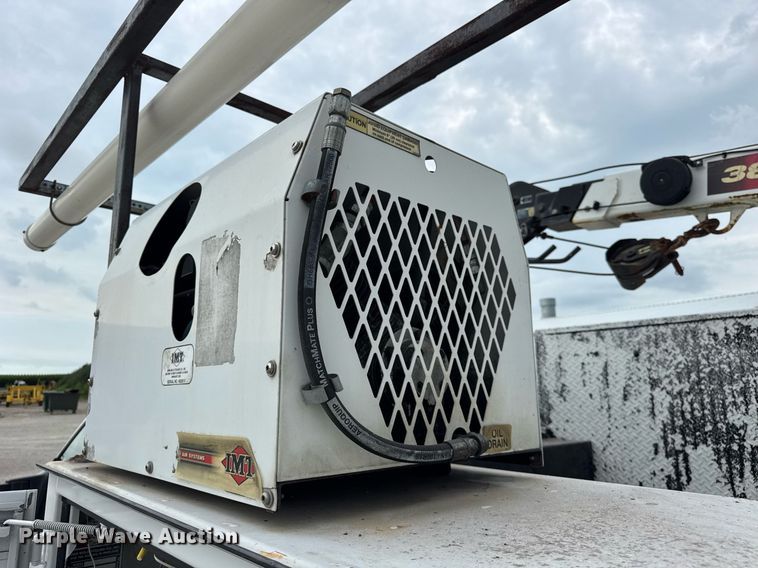 image for item DJ9681 2011 Ford F550 utility / service truck