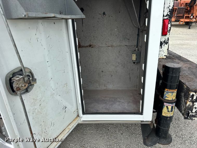 image for item DJ9681 2011 Ford F550 utility / service truck