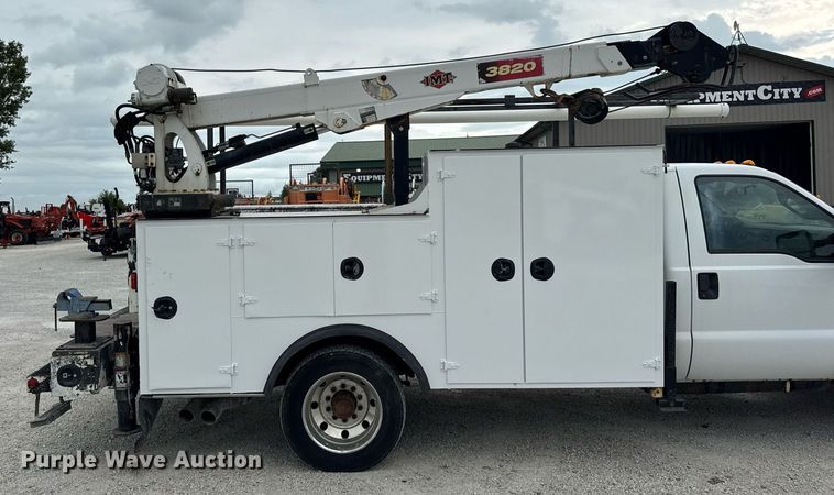 image for item DJ9681 2011 Ford F550 utility / service truck