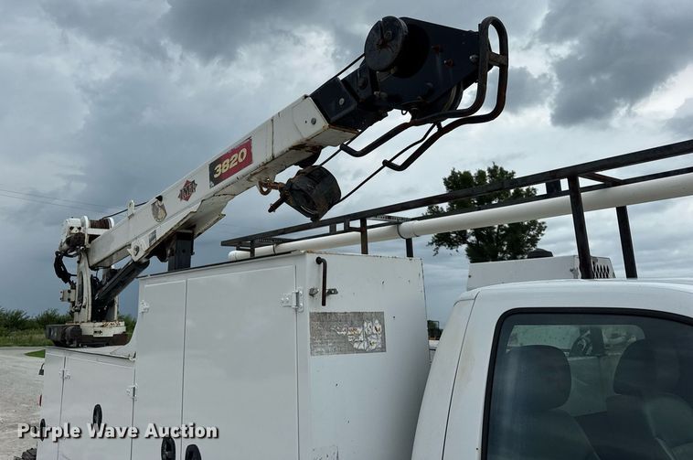 image for item DJ9681 2011 Ford F550 utility / service truck