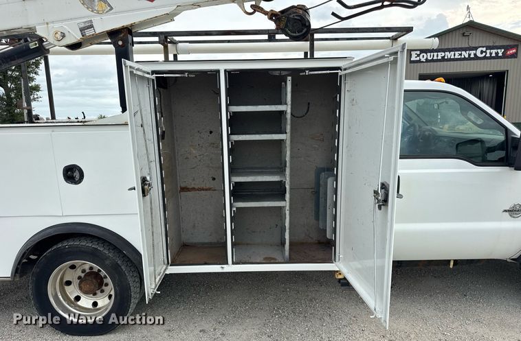 image for item DJ9681 2011 Ford F550 utility / service truck