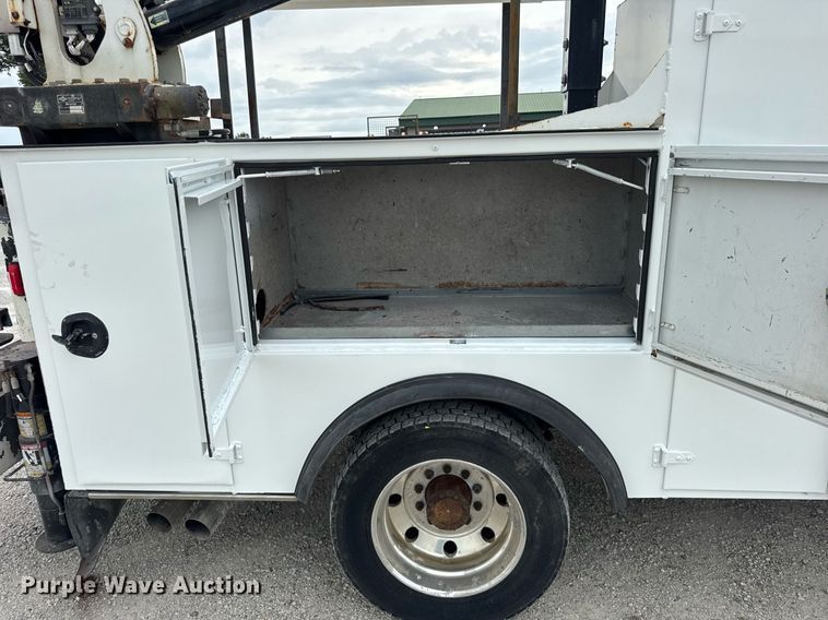 image for item DJ9681 2011 Ford F550 utility / service truck