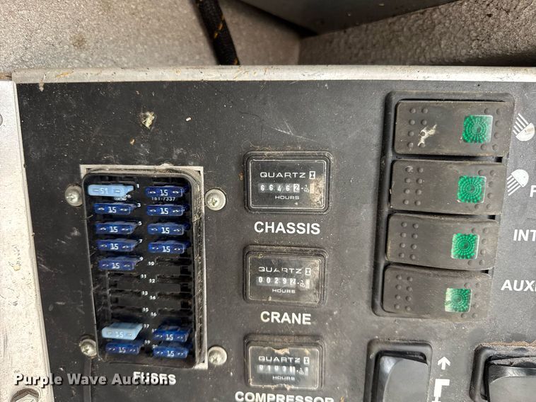 image for item DJ9681 2011 Ford F550 utility / service truck