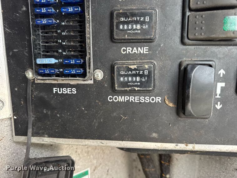 image for item DJ9681 2011 Ford F550 utility / service truck