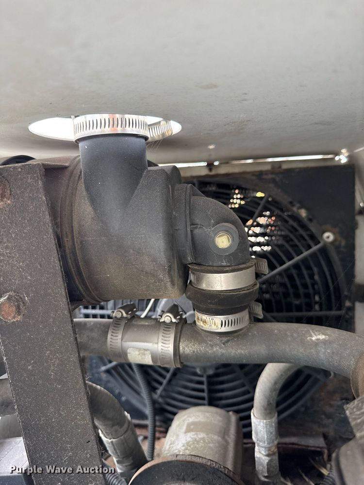 image for item DJ9681 2011 Ford F550 utility / service truck