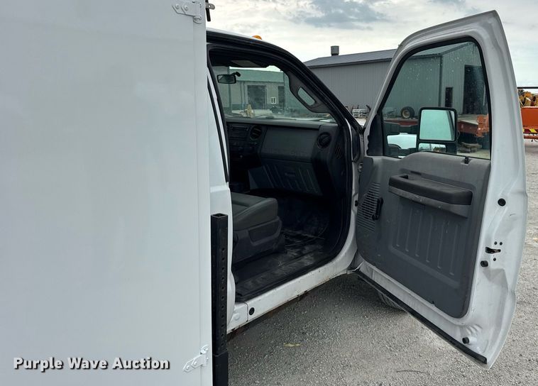 image for item DJ9681 2011 Ford F550 utility / service truck