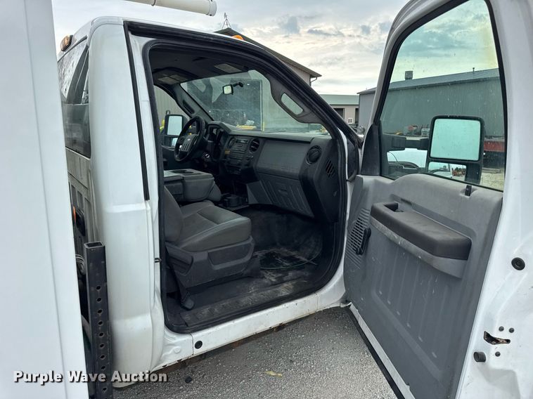 image for item DJ9681 2011 Ford F550 utility / service truck