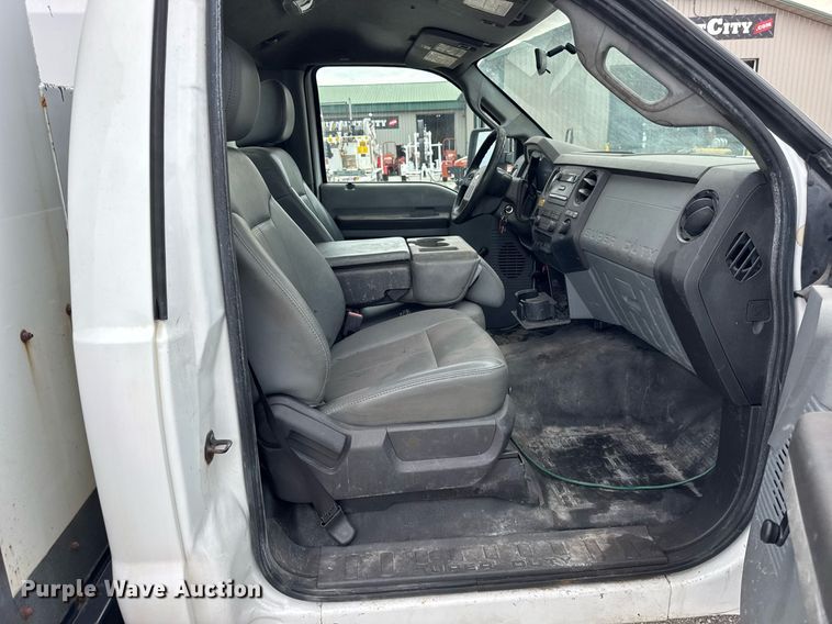 image for item DJ9681 2011 Ford F550 utility / service truck