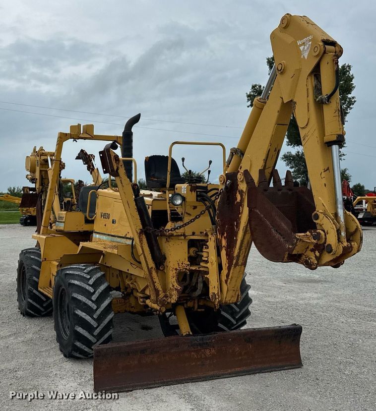 image for item DJ9682 1997 Vermeer V8550 trencher