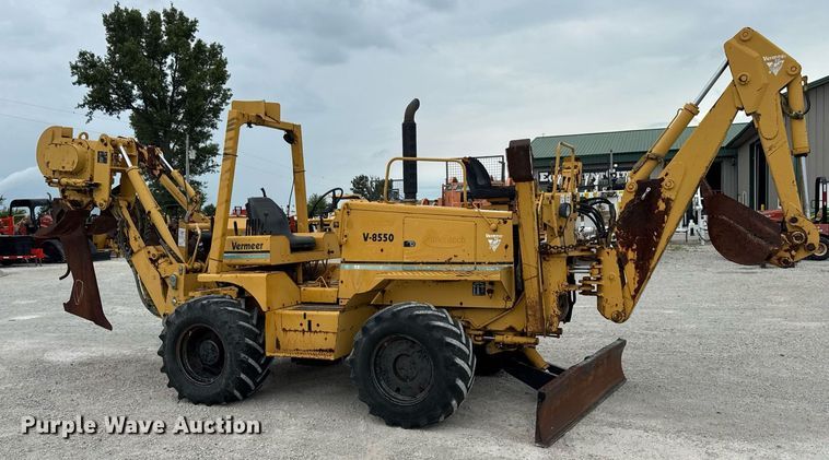 image for item DJ9682 1997 Vermeer V8550 trencher