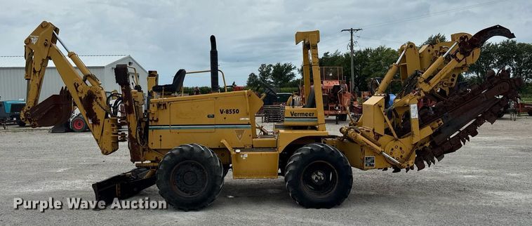 image for item DJ9682 1997 Vermeer V8550 trencher