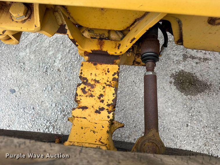 image for item DJ9682 1997 Vermeer V8550 trencher