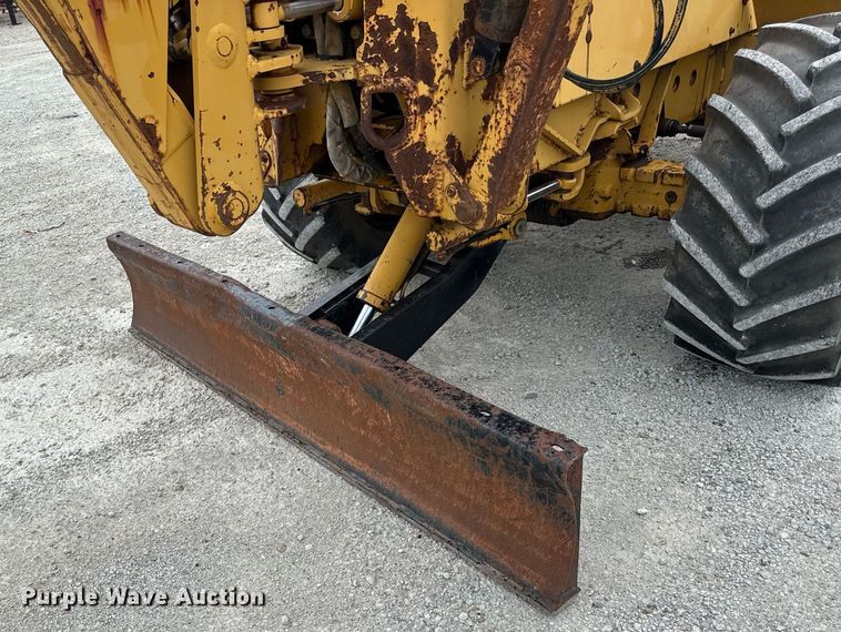 image for item DJ9682 1997 Vermeer V8550 trencher