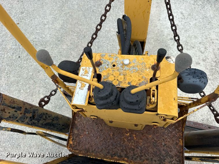 image for item DJ9682 1997 Vermeer V8550 trencher