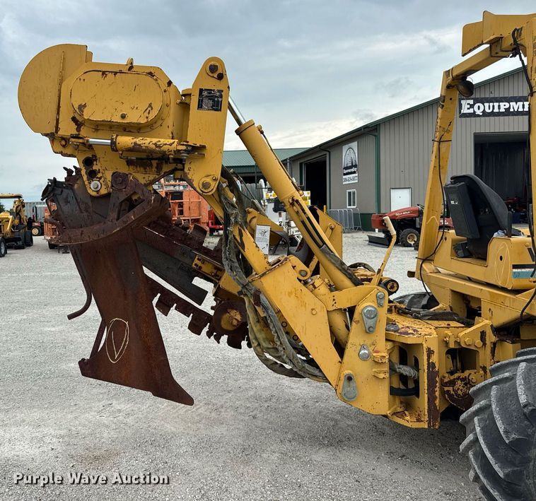 image for item DJ9682 1997 Vermeer V8550 trencher