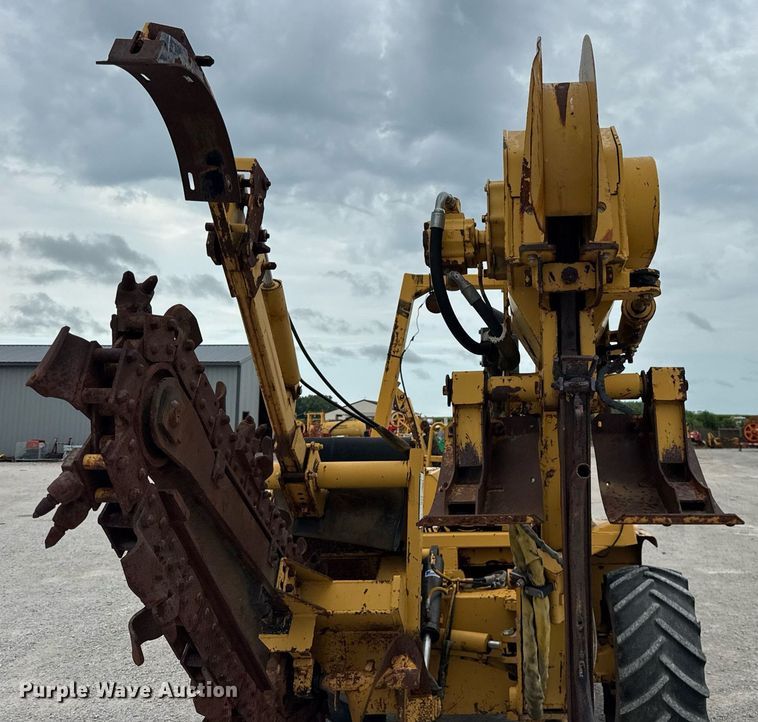 image for item DJ9682 1997 Vermeer V8550 trencher