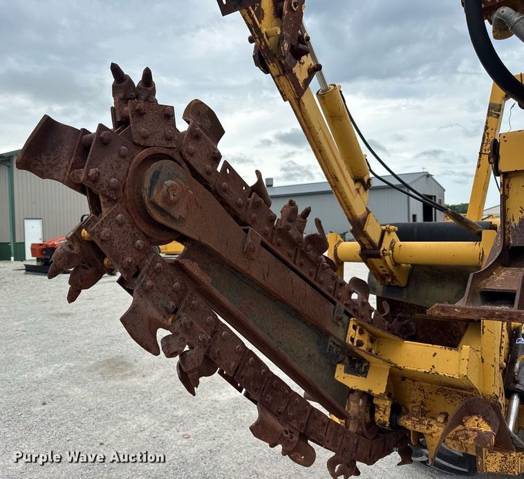 image for item DJ9682 1997 Vermeer V8550 trencher