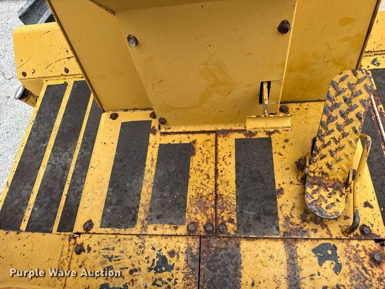 image for item DJ9682 1997 Vermeer V8550 trencher