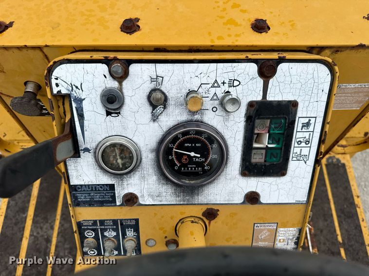 image for item DJ9682 1997 Vermeer V8550 trencher