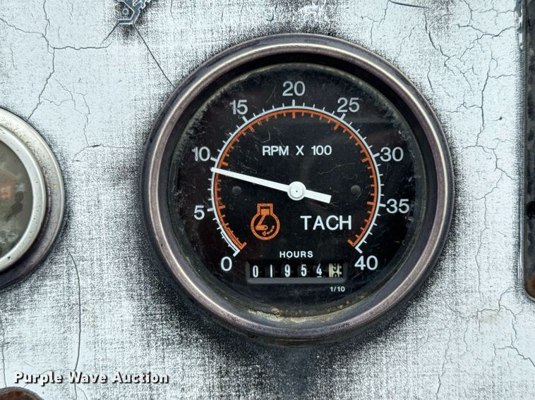 image for item DJ9682 1997 Vermeer V8550 trencher